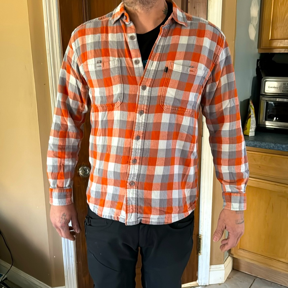 Men’s Kavu brand lightweight flannel button down shirt